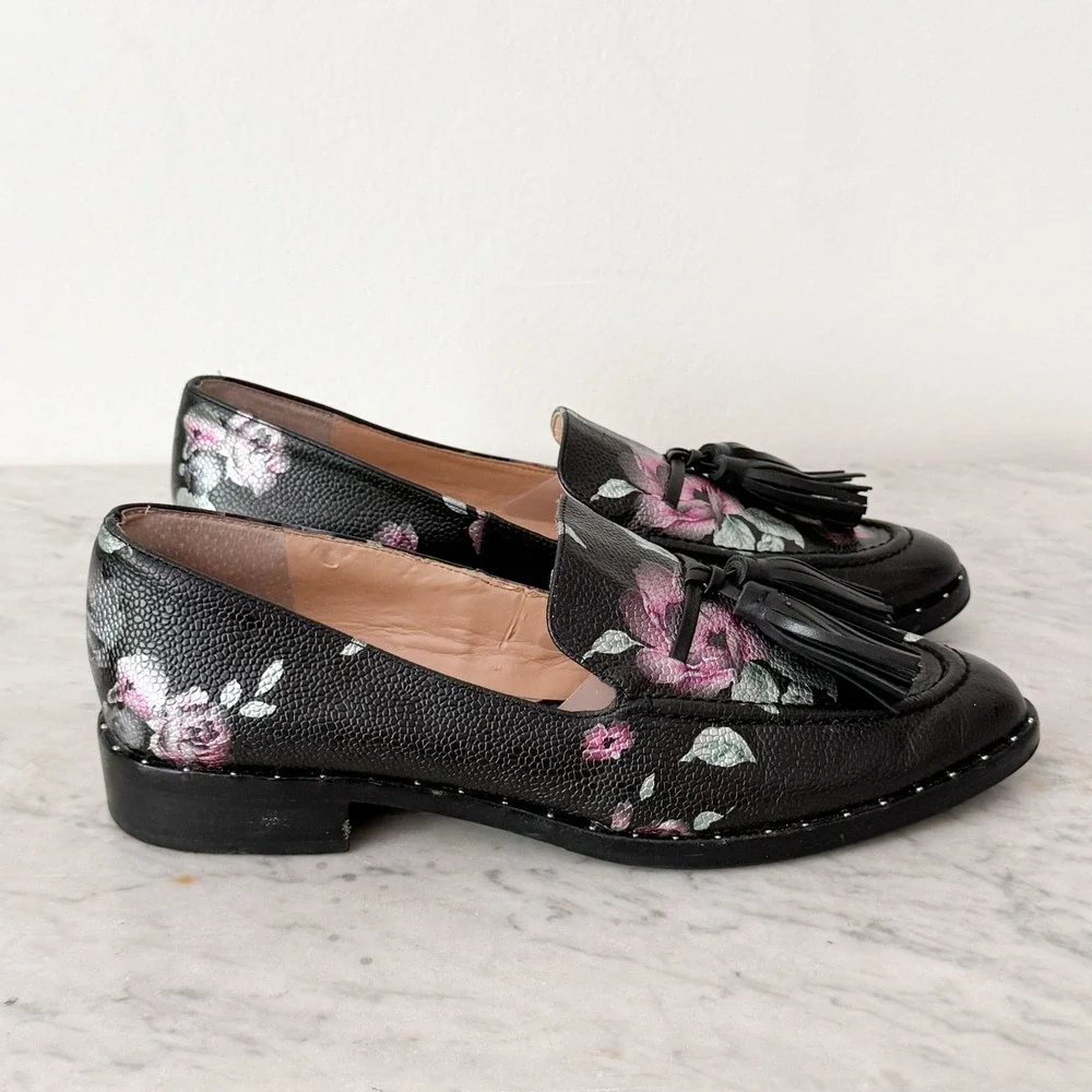 Vince Camuto Geralin Floral Loafers 8.5 Black Leather Studded Almond Toe Flats